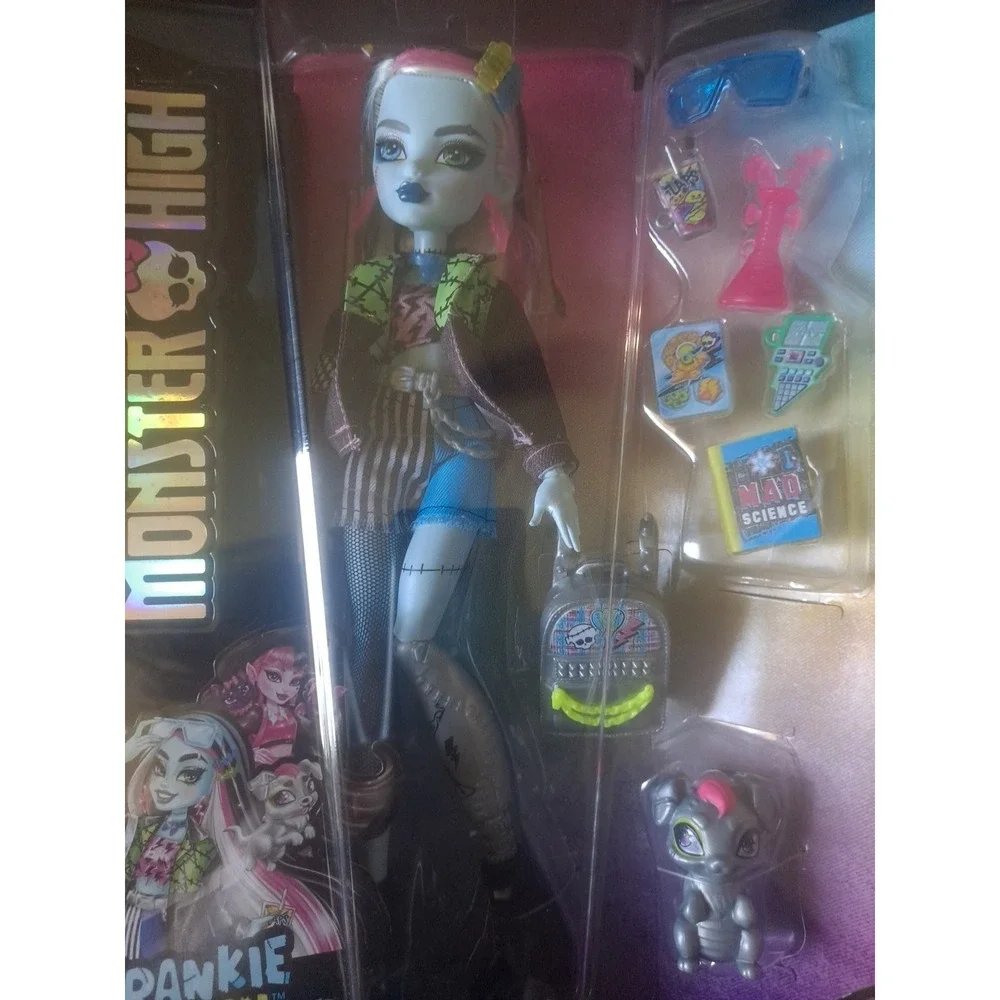 NIP Mattel Monster High Frankie‎ Stein & Watzie Pet 10'' DOLL With Accessories
